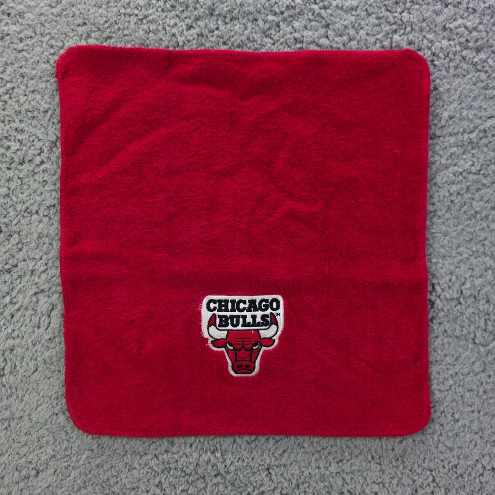 Chicago Bulls Jay Franco Red Embroidered Cotton Hand Towel Washcloth NBA Logo